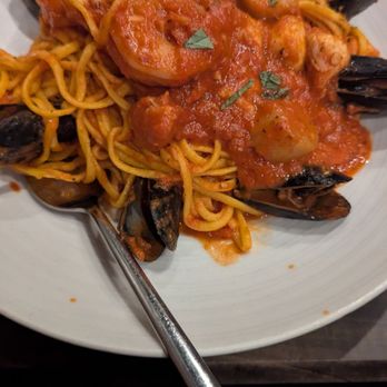 Fratelli's Italian And Seafood - Seafood Fra Diavlo - Italian Near Me - Hampstead, Maryland