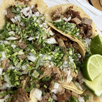 Tacos La Banqueta D F - Suadero Tacos with onion and cilantro - Mexican Near Me - Mansfield, Texas