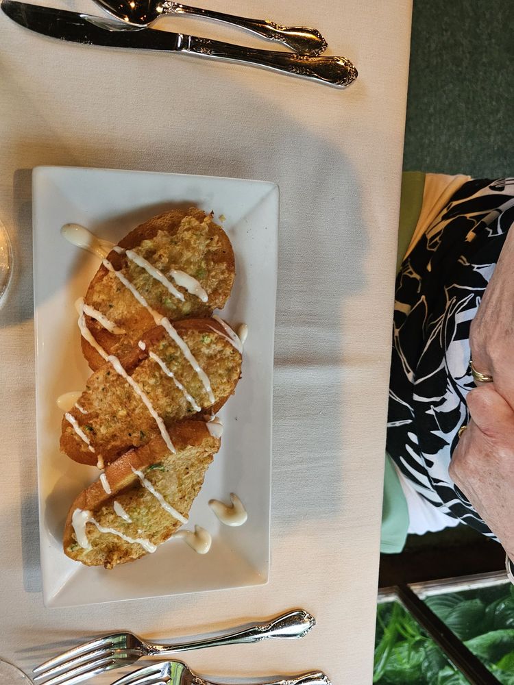Green Gables Restaurant Logo