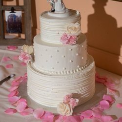 Publix wedding cake, delivered by Publix. Carrot cake, white/lemon, and white/buttercream. It was AWESOME!!!!