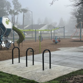 Pedersen Park - Big kid play area with zip line - Parks Near Me - Elk Grove, California Pedersen Park - Big kid play area with zip line - Parks Near Me - Elk Grove, California