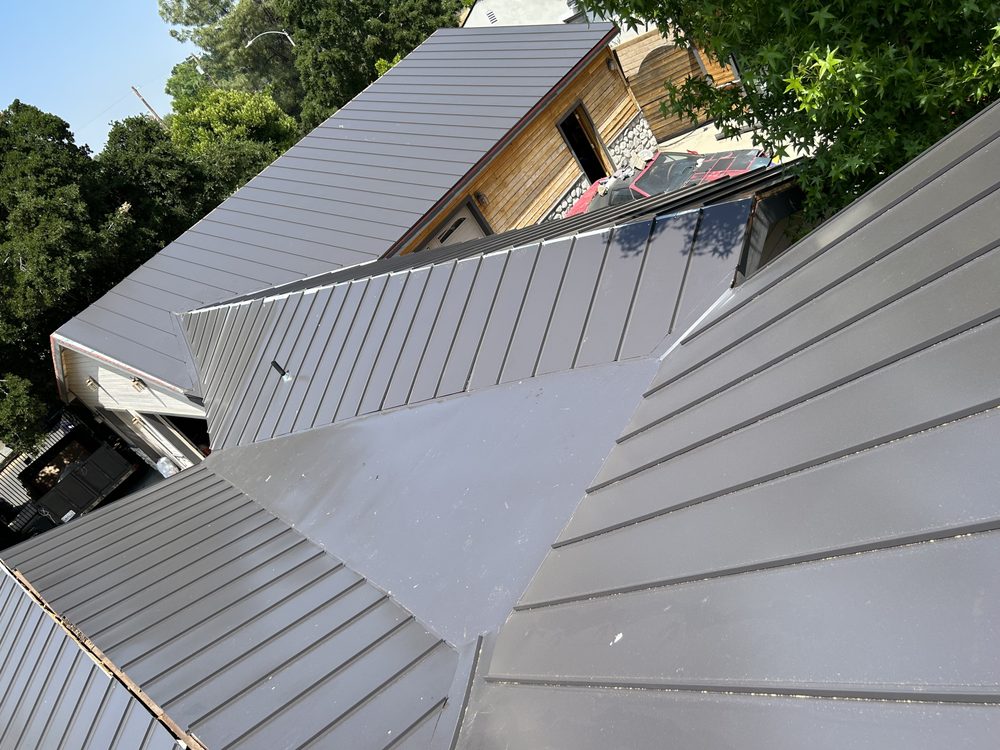 Slide of Geo' Metal And Gutters