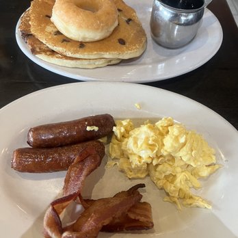 Maple Bacon Restaurant - The Wheelhouse - 2023 - American Near Me - Plano, Texas Maple Bacon Restaurant - The Wheelhouse - 2023 - American Near Me - Plano, Texas
