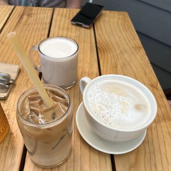 Babica Hen Cafe - Ice oat milk latte, chai latte, honey latte - Breakfast & Brunch Near Me - Lake Oswego, Oregon
