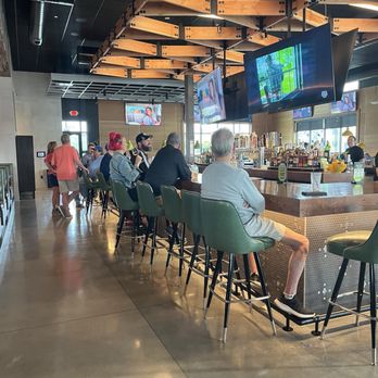 30hop - Bar area - Bars Near Me - Merriam, Kansas