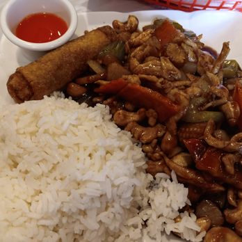 Clear Lake Hunan Restaurant - Cashew Chicken with steamed rice and eggroll - Chinese Near Me - Houston, Texas