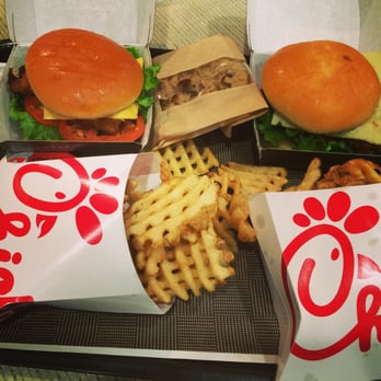 Chick-fil-A - Yum - Fast Food Near Me - Chicago, Illinois
