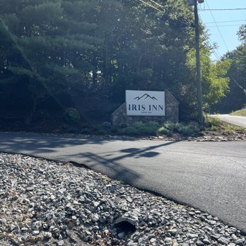 The Iris Inn - Hotels Near Me - Waynesboro, Virginia The Iris Inn - Hotels Near Me - Waynesboro, Virginia