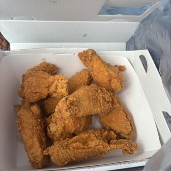 bb.q Chicken - 8 piece wings - Korean Near Me - Greenville, South Carolina bb.q Chicken - 8 piece wings - Korean Near Me - Greenville, South Carolina