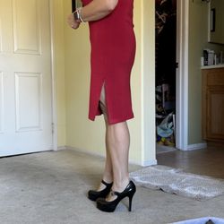 Ellie's Alterations & Tailoring - Hem is too high and taper at bottom is gone.