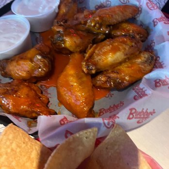 Bubba's 33 - Wings - Burgers Near Me - Taylor, Michigan