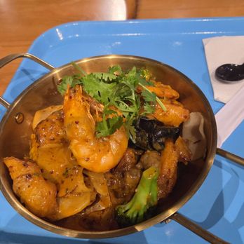 Food Gallery 32 - Food Court Near Me - New York, New York