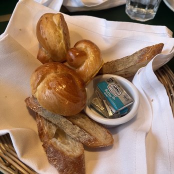 Martin's Tavern - Good bread - Breakfast & Brunch Near Me - Washington, DC, District of Columbia Martin's Tavern - Good bread - Breakfast & Brunch Near Me - Washington, DC, District of Columbia