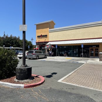Fire Wings Pinole - Outside - Chicken Wings Near Me - Pinole, California