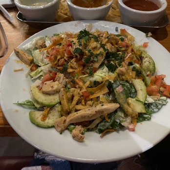 Chili's - Santa Fe Grilled Chicken Salad - Bars Near Me - Yukon, Oklahoma