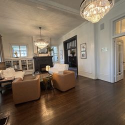 Generals Quarters - Front Lounge area