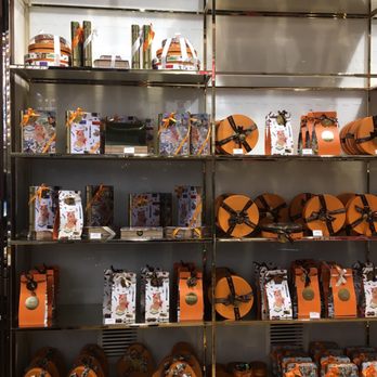 Venchi - Chocolatiers & Shops Near Me - New York, New York