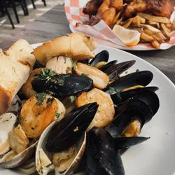 Cap's Montauk Harbor - Shellfish pasta
