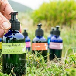 Pauseful Massage & Botanicals - In-house made botanical oils