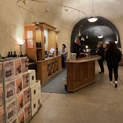 Toogood Estate Winery - Cave tasting room