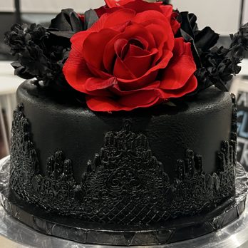Avec Amoore - 8" Custom Cake with Fondant Detail - Gluten-Free Near Me - Gilbert, Arizona Avec Amoore - 8" Custom Cake with Fondant Detail - Gluten-Free Near Me - Gilbert, Arizona