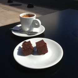 Le Commerce - 2€ le café, le petit bout de papy Brossard fait passer la pilule !