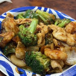 Golden China Express - Chicken and shrimp with spicy garlic sauce