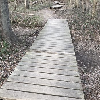 White Oak Trail - Several bridges/platforms help you navigate over otherwise treacherous or marshy terrain. - Hiking Near Me - Louisville, Kentucky White Oak Trail - Several bridges/platforms help you navigate over otherwise treacherous or marshy terrain. - Hiking Near Me - Louisville, Kentucky