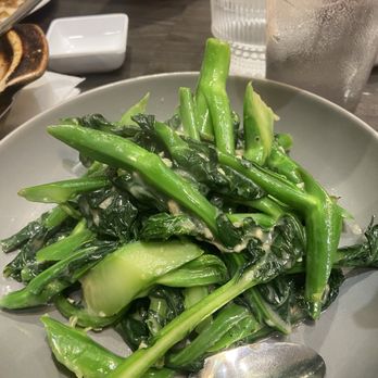 Yi Xin Cafe - Chinese broccoli with "bean curd". I don't see any bean curd. We asked they said it's in there. - Hong Kong Style Cafe Near Me - Honolulu, Hawaii Yi Xin Cafe - Chinese broccoli with "bean curd". I don't see any bean curd. We asked they said it's in there. - Hong Kong Style Cafe Near Me - Honolulu, Hawaii