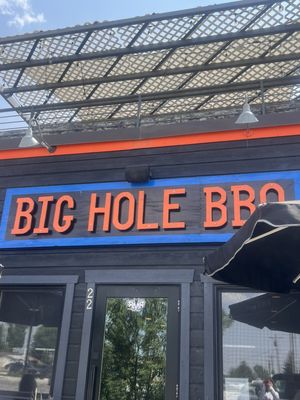 Big Hole BBQ Victor by null
