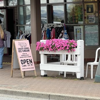 Crazy Cows ice Cream - Curbside - Coffee & Tea Near Me - White Rock, British Columbia