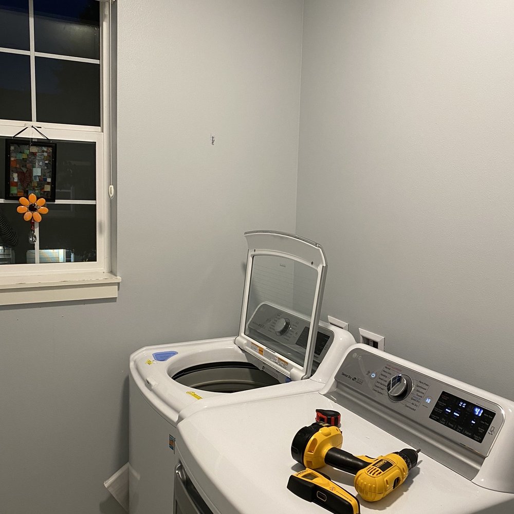 Wall Cover Guru - Before photo of our boring laundry room. - Wallpapering Near Me Wall Cover Guru - Before photo of our boring laundry room. - Wallpapering Near Me