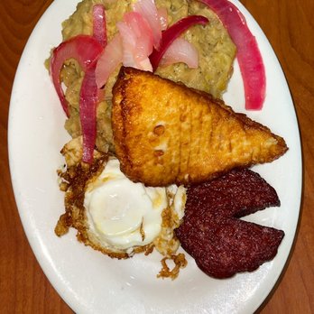 Rinconcito Vegano - Tres Golpes. Queso, huevo y salami con mangu. - Dominican Near Me - New York, New York Rinconcito Vegano - Tres Golpes. Queso, huevo y salami con mangu. - Dominican Near Me - New York, New York