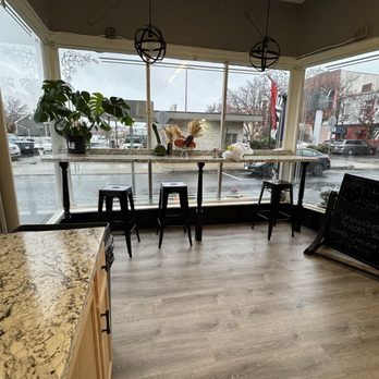 Bonte Restaurant - Sitting area - Sandwiches Near Me - Westfield, Massachusetts