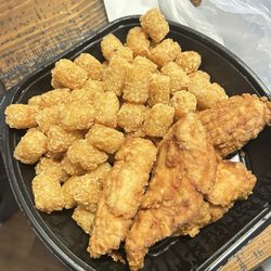 Kiki's Chicken Place - 4 Tenders Combo