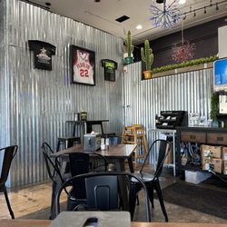 Gringos Tacos - Dinning area.