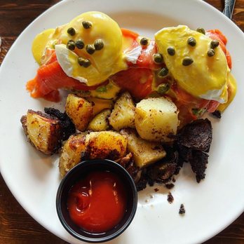 Le Sel Bistro - Smoked salmon Benedict - Breakfast & Brunch Near Me - Tacoma, Washington Le Sel Bistro - Smoked salmon Benedict - Breakfast & Brunch Near Me - Tacoma, Washington
