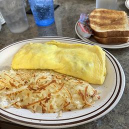 Meat omelette w/ hash browns Meat omelette w/ hash browns