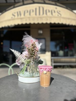 Sweet Dee’s Bakeshop by null