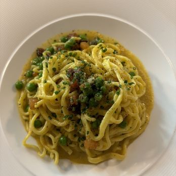 Flea Street - Freshly made pasta carbonara - New American Near Me - Menlo Park, California