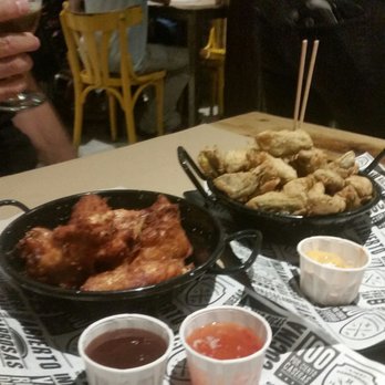 Mucci's - Fried artichoke & Chicken wings!..simply hot & delicioso! - Pizza Near Me - Barcelona, B Mucci's - Fried artichoke & Chicken wings!..simply hot & delicioso! - Pizza Near Me - Barcelona, B