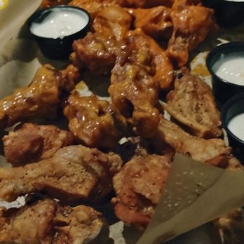 Buffalo Wild Wings - American Near Me - Houston, Texas