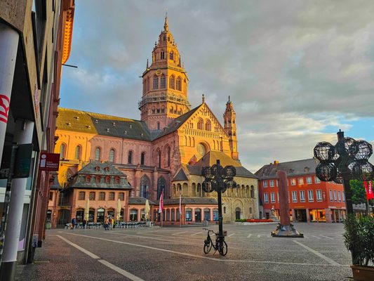 Mainz Cathedral by null