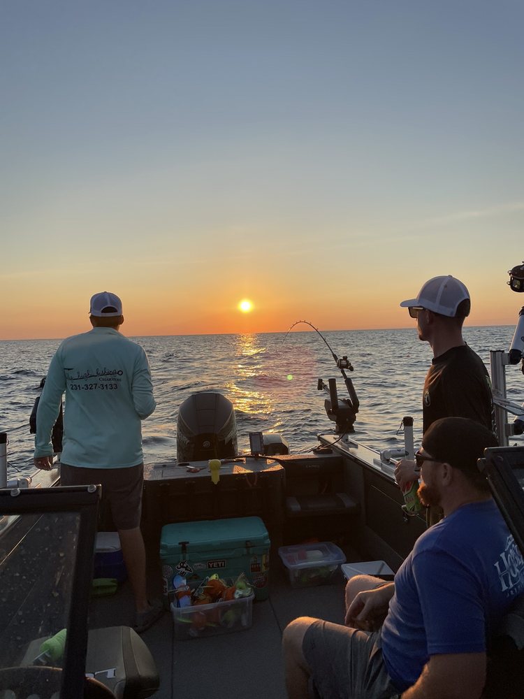 Fly High Fishing Charters Logo