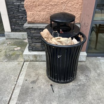 Jersey Mike's Subs - More garbage - Fast Food Near Me - Portland, Oregon Jersey Mike's Subs - More garbage - Fast Food Near Me - Portland, Oregon
