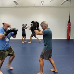 Royce Gracie Academy Of Mount Pleasant - Friendly closing the distance drill