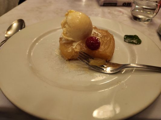 Mon Plaisir by null