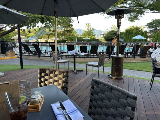 H2 Kitchen + Bar by null