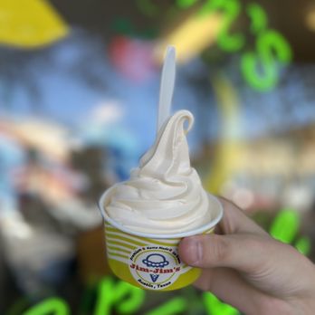 Jim-Jim's Water-Ice - ows a hand holding a cup of ice cream - Ice Cream & Frozen Yogurt Near Me - Austin, Texas Jim-Jim's Water-Ice - ows a hand holding a cup of ice cream - Ice Cream & Frozen Yogurt Near Me - Austin, Texas