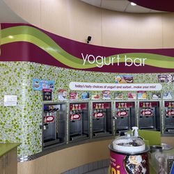 Menchie's - Inside area